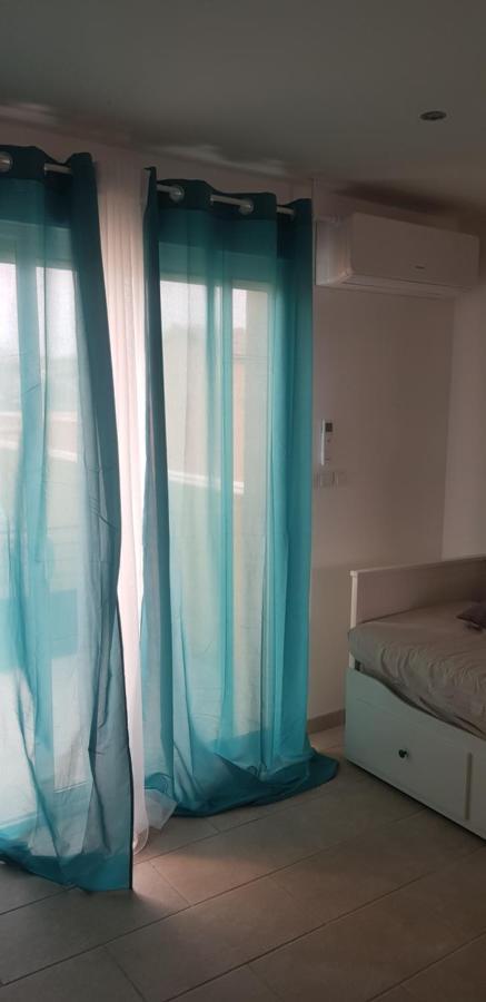 شقة Dependance 29M2 Climatisee سان جيل المظهر الخارجي الصورة