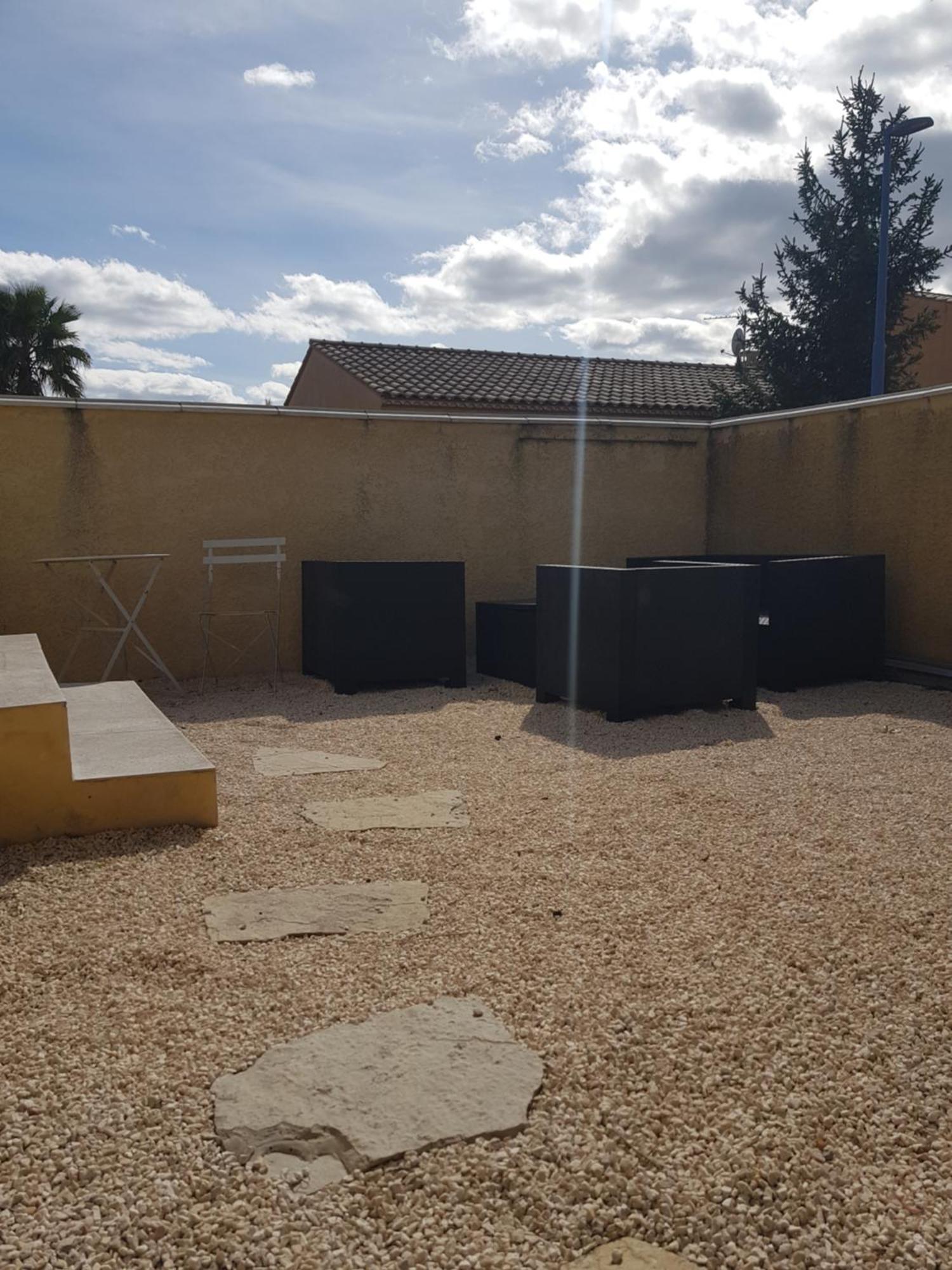 شقة Dependance 29M2 Climatisee سان جيل المظهر الخارجي الصورة